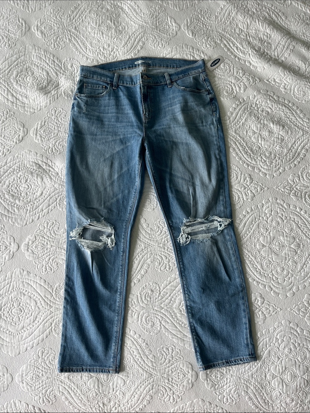 Old Navy Boyfriend Mid-Rise Straight-Leg Jeans with Knee Rips